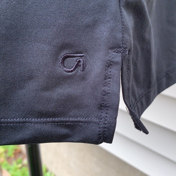 Gap Body Fit Ruched Back Black Top - Picture 4 of 11